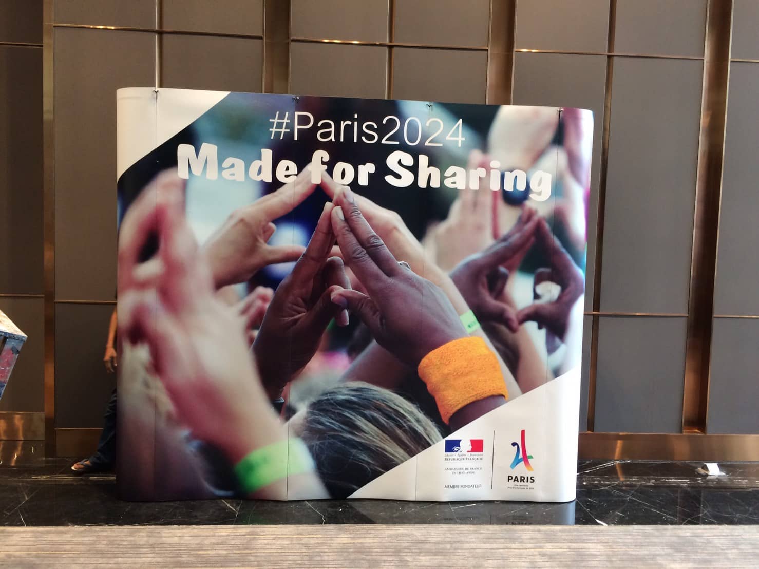 service booth by signmasterpro.co.th