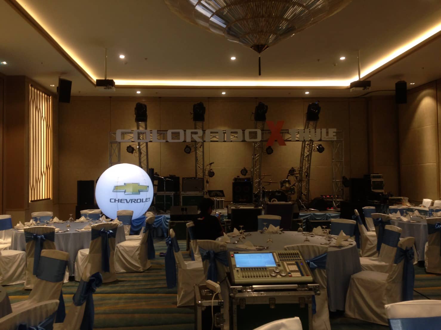 service booth by signmasterpro.co.th