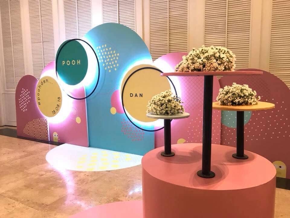 service booth by signmasterpro.co.th