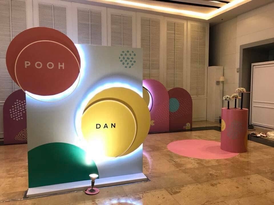 service booth by signmasterpro.co.th