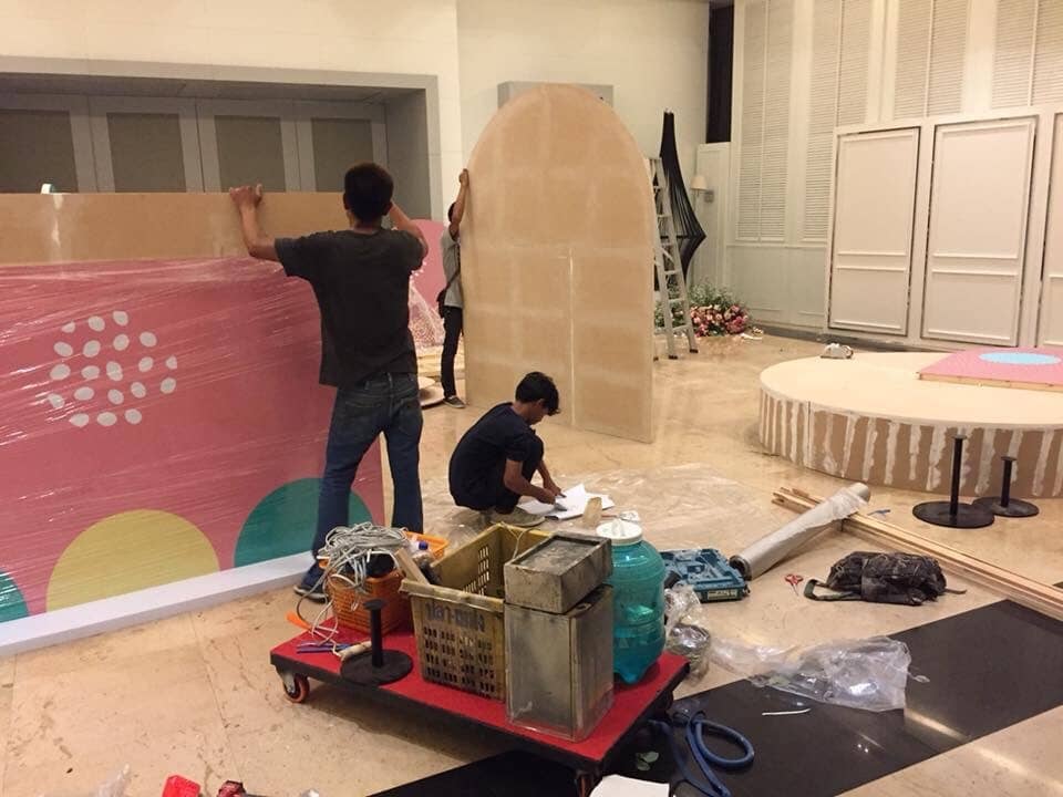 service booth by signmasterpro.co.th