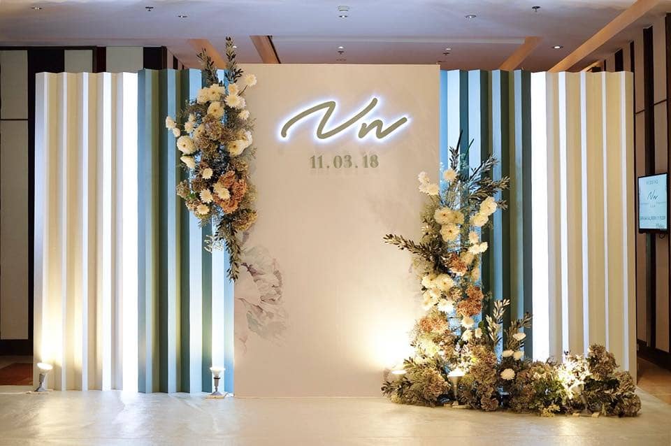 service booth by signmasterpro.co.th