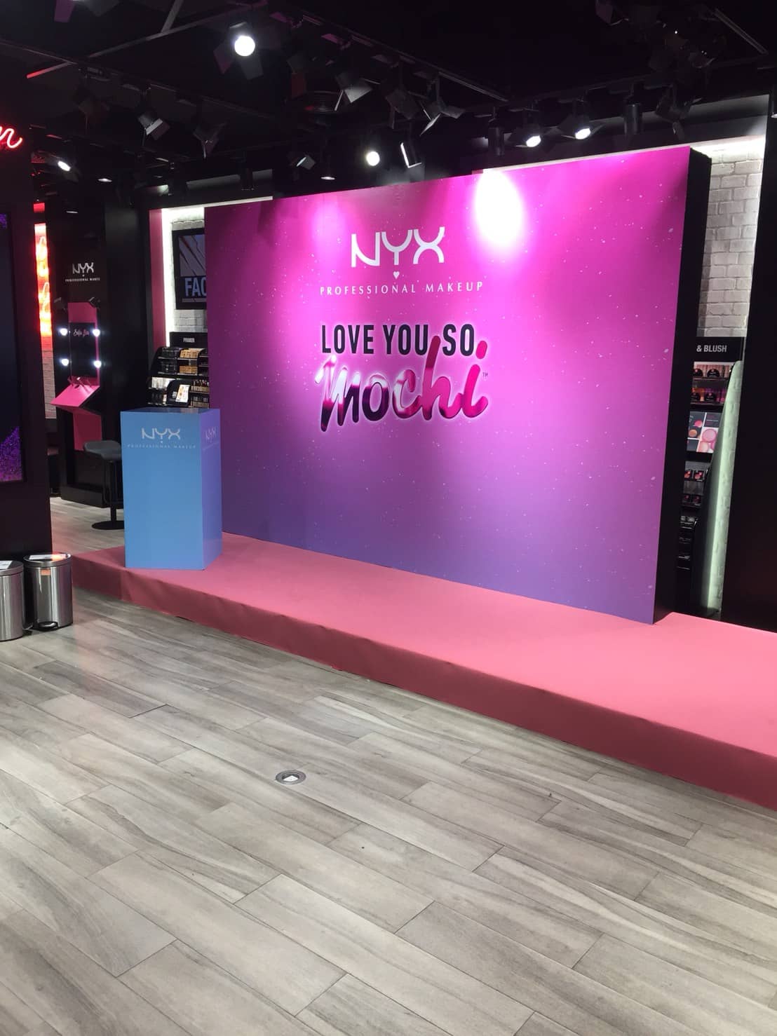 service booth by signmasterpro.co.th