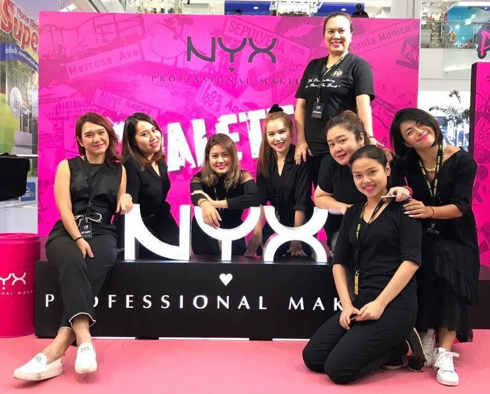 service booth by signmasterpro.co.th