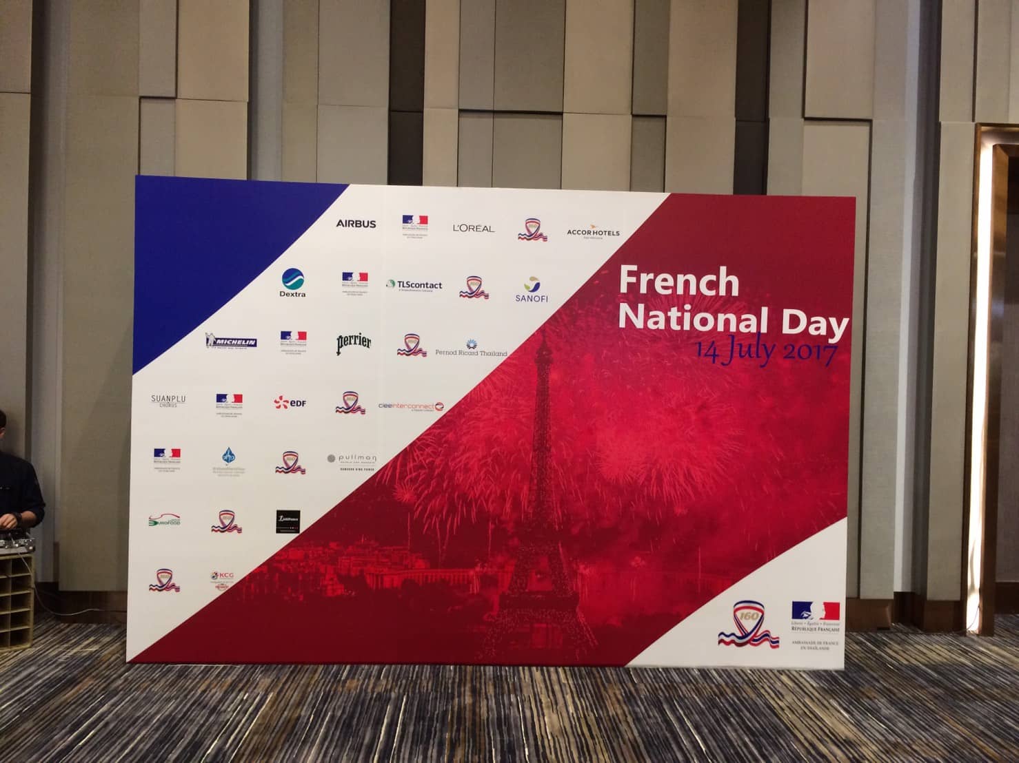 service booth by signmasterpro.co.th