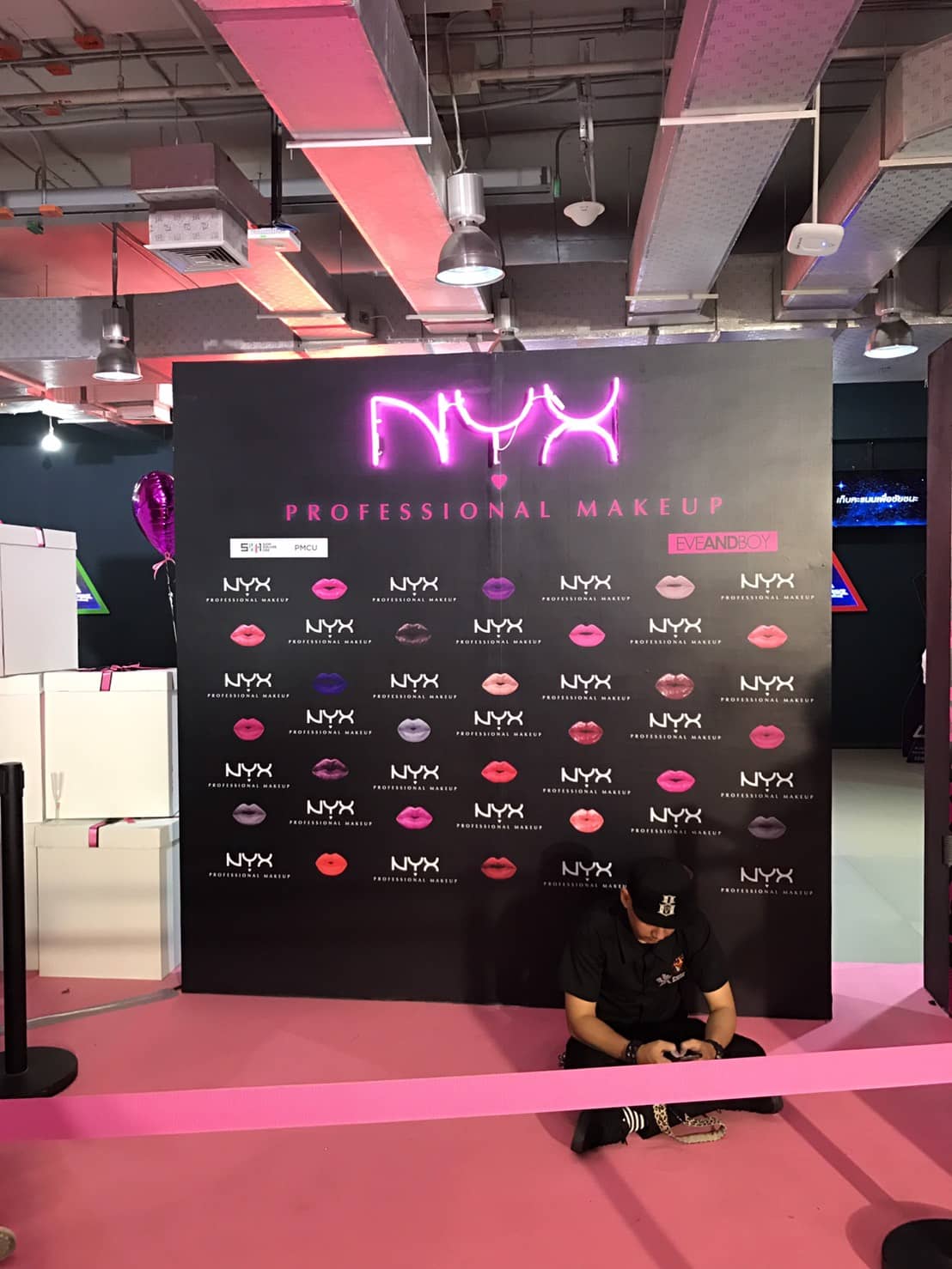 service booth by signmasterpro.co.th