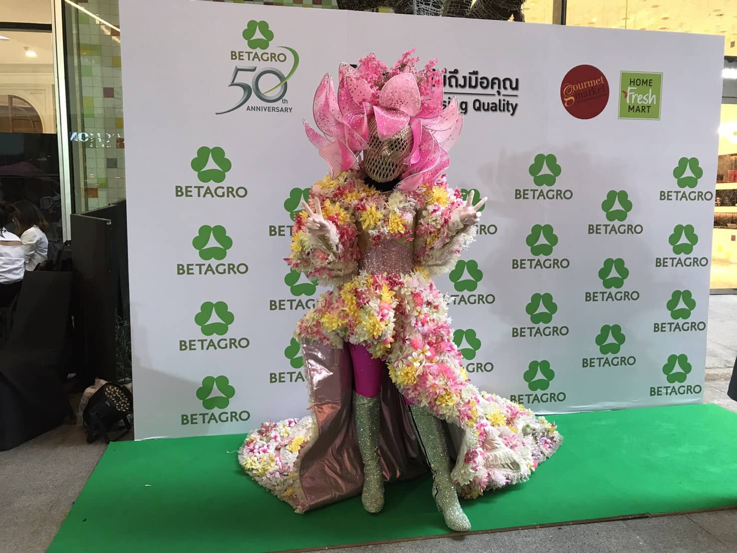 service booth by signmasterpro.co.th