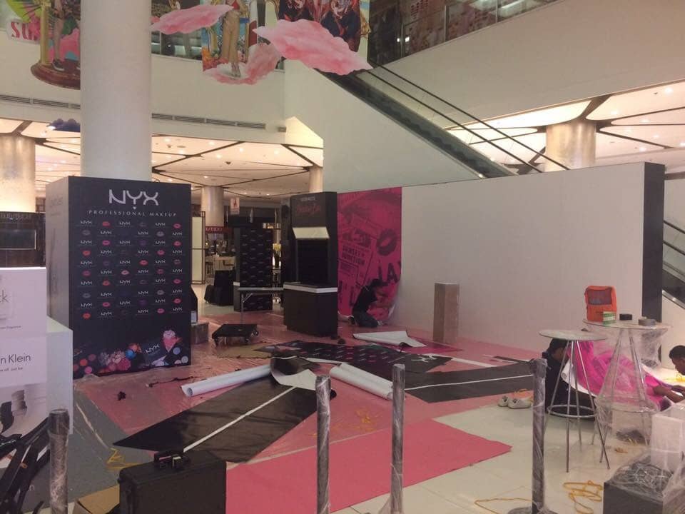 service booth by signmasterpro.co.th