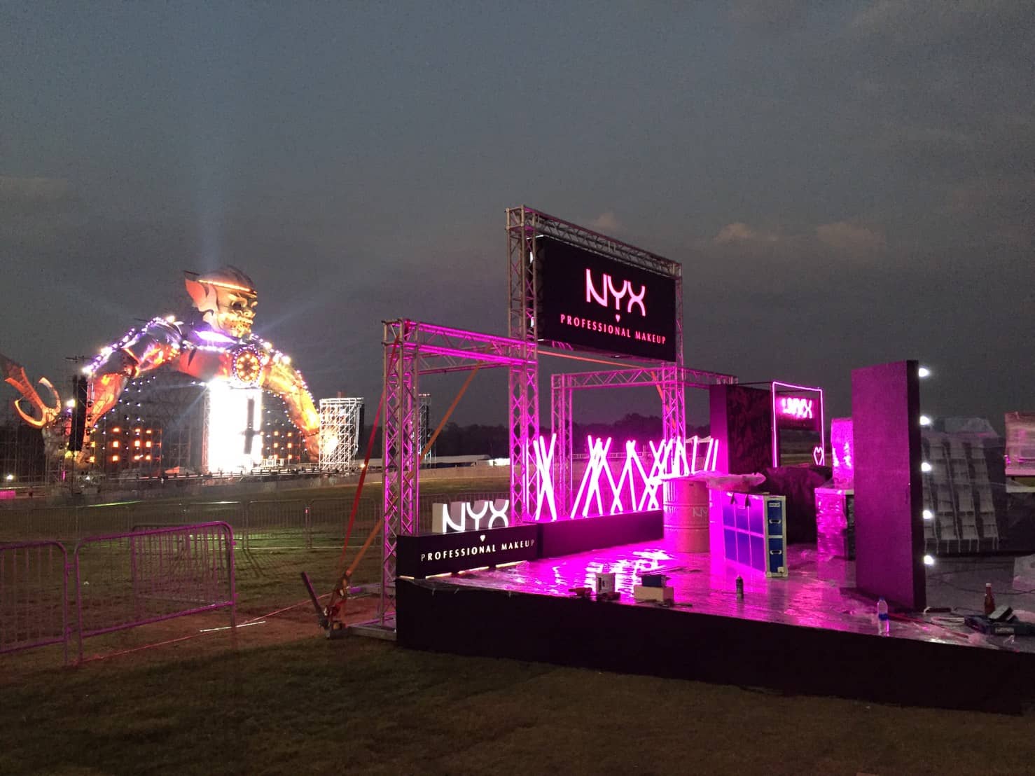 service booth by signmasterpro.co.th