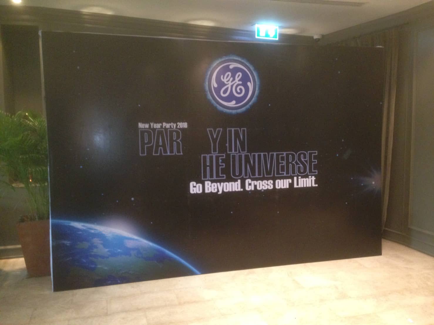 service booth by signmasterpro.co.th