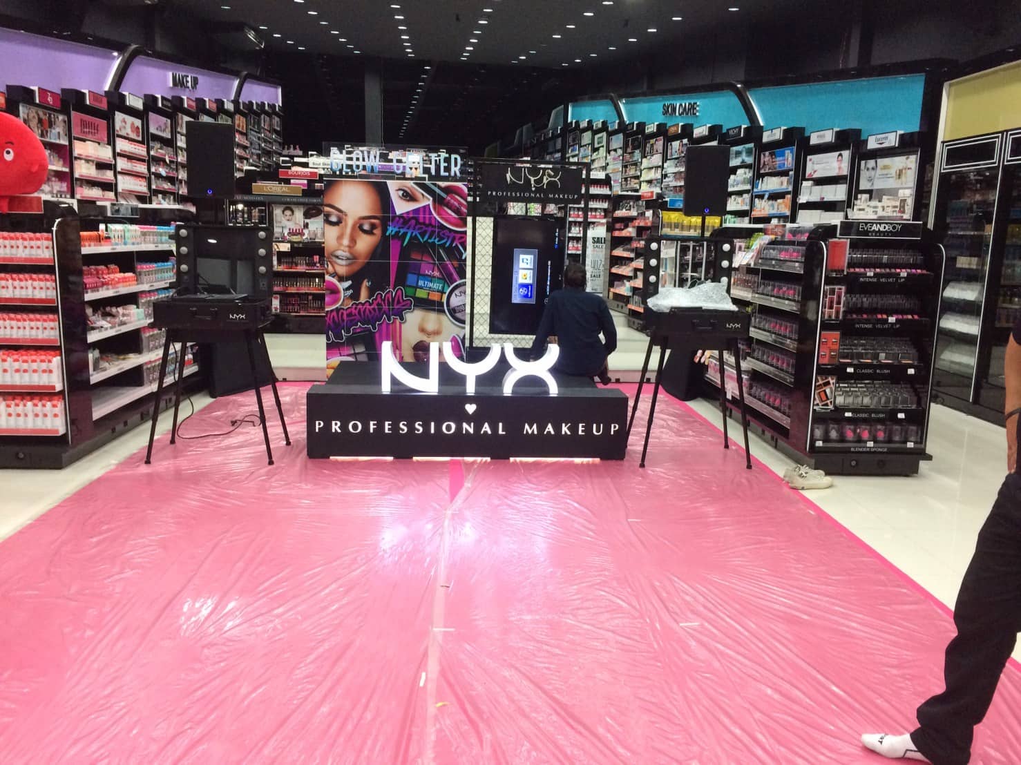 service booth by signmasterpro.co.th