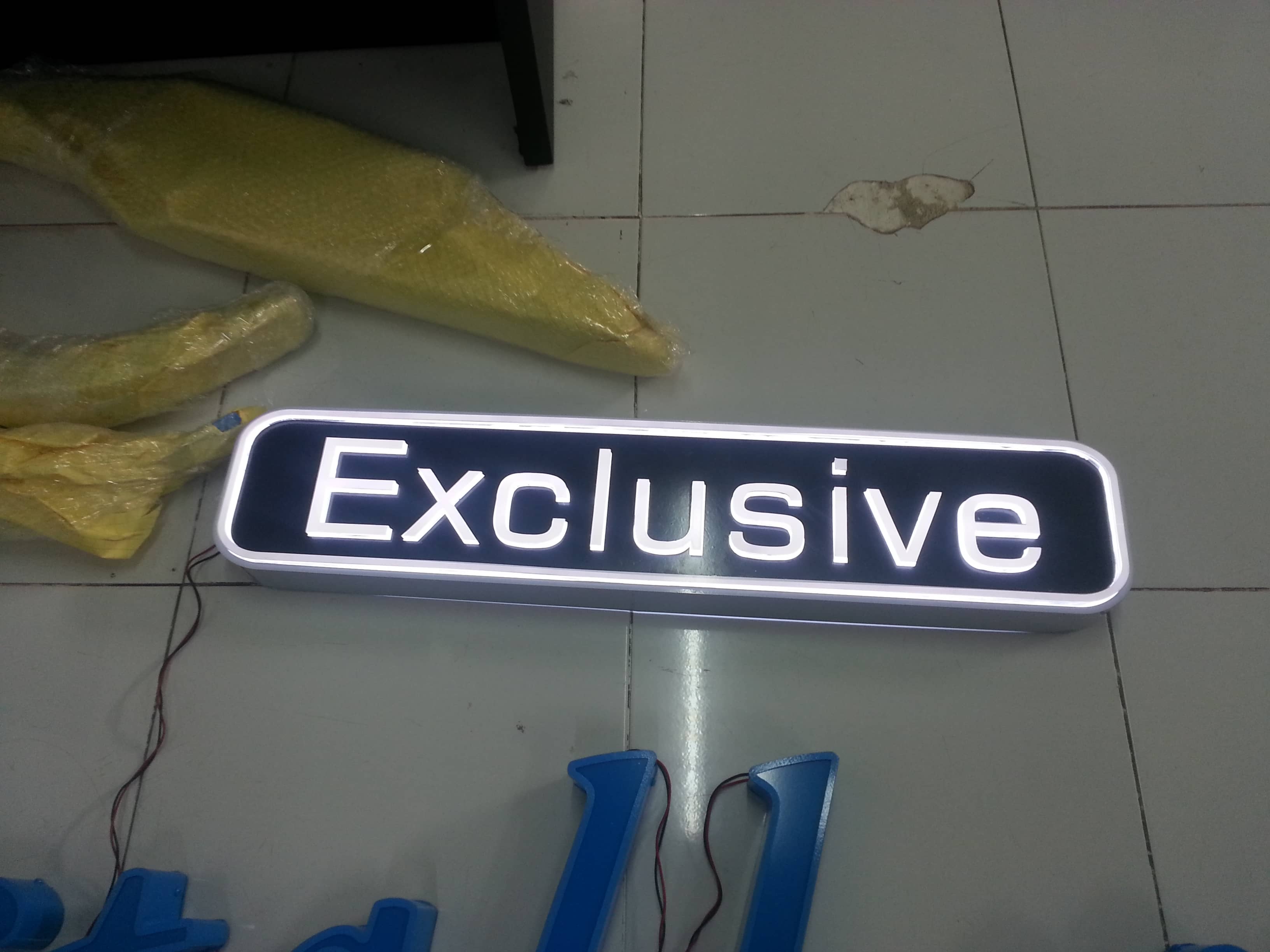 service lightbox by signmasterpro.co.th