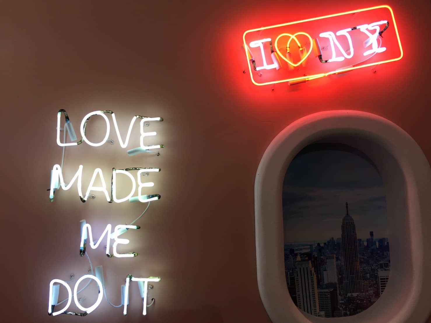 service lightbox by signmasterpro.co.th