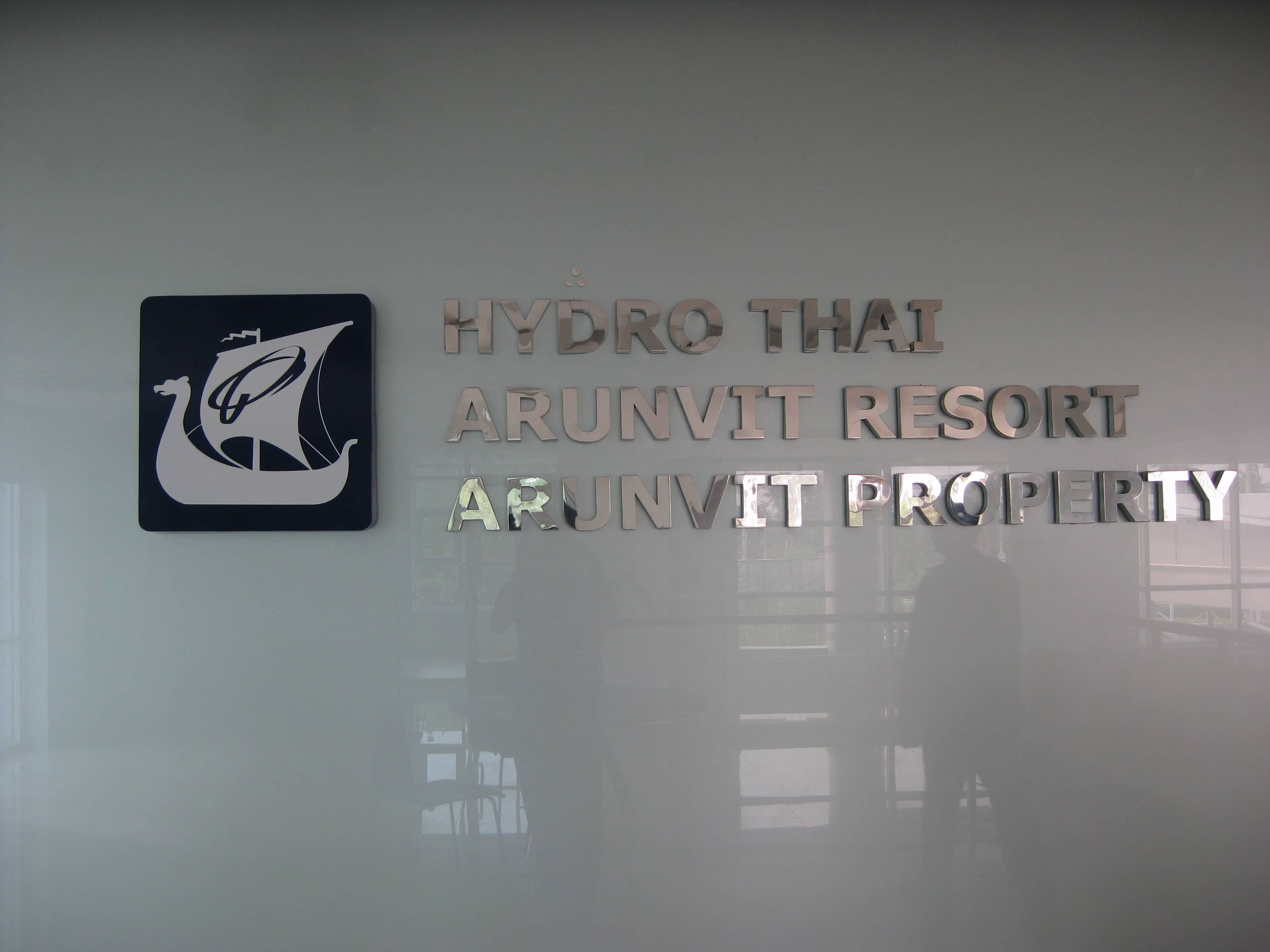 service sign by signmasterpro.co.th